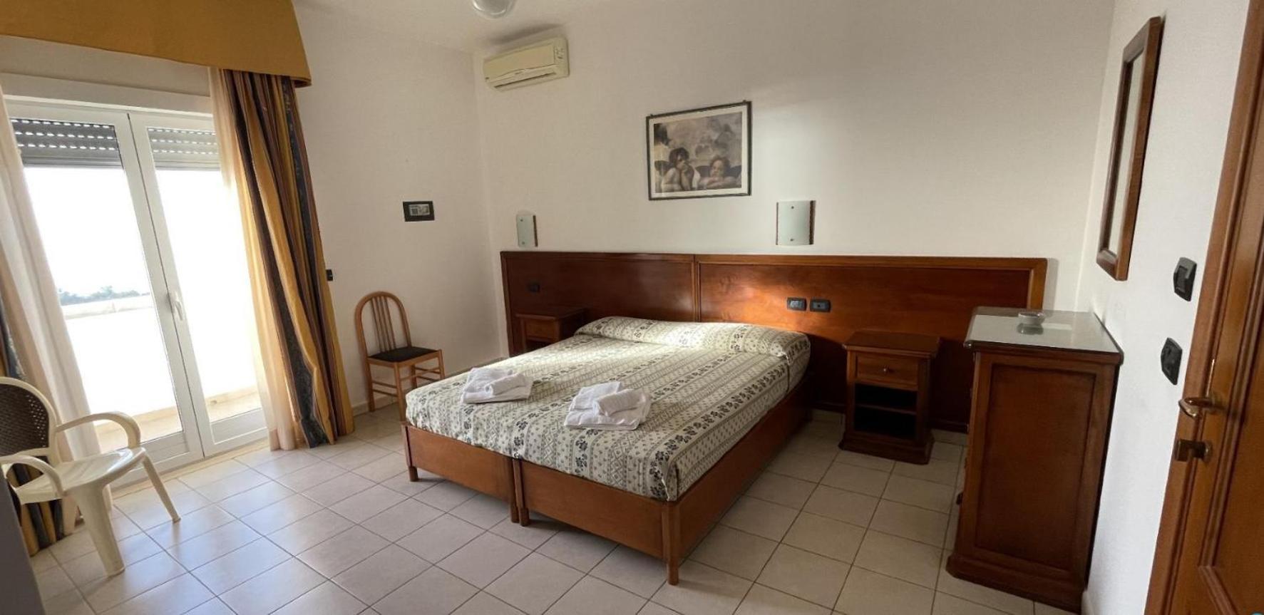 Hotel Dei Bizantini & Villaggio Campo Dei Messapi 贝瓦尼亚圣彼得 外观 照片