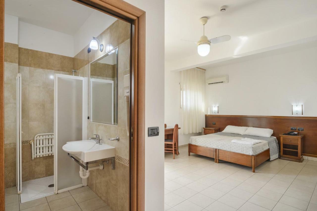 Hotel Dei Bizantini & Villaggio Campo Dei Messapi 贝瓦尼亚圣彼得 外观 照片